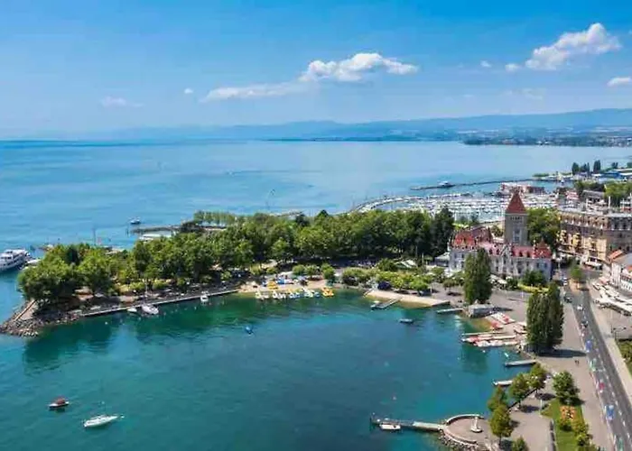 Chalet In On Edge Of Woods With River Lausanne