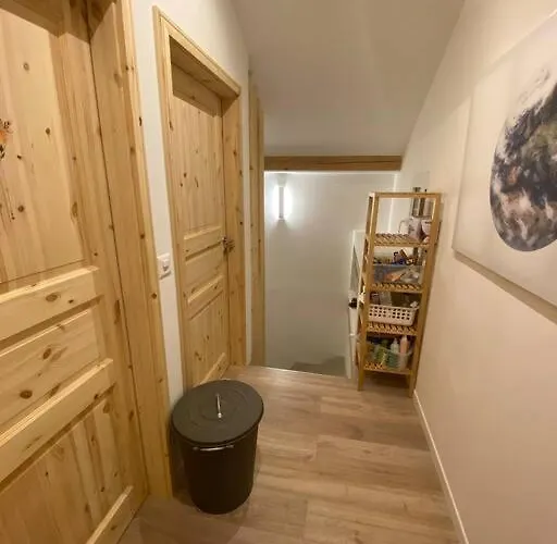 In On Edge Of Woods With River Chalet *