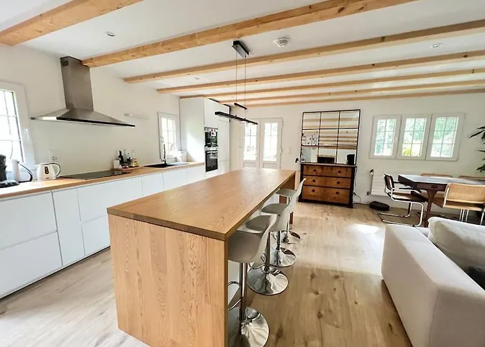 In On Edge Of Woods With River Chalet Lausanne